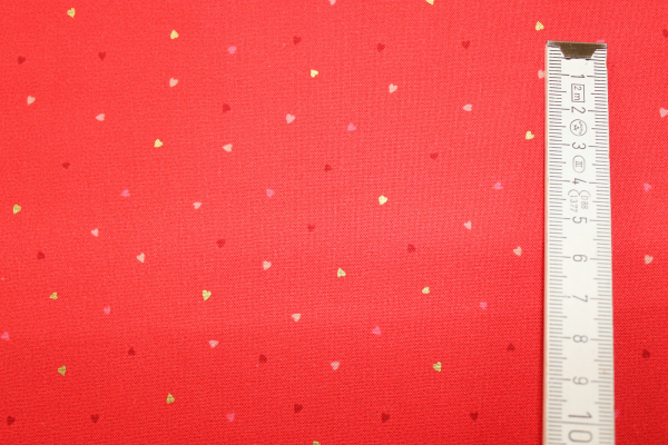 Designerbaumwollstoff Tiny hearts on red (10 cm)